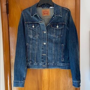Levi’s dark wash denim jacket